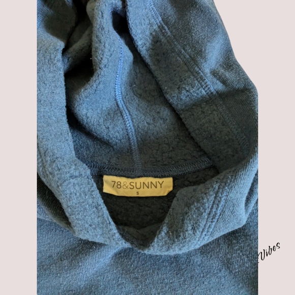 78 & Sunny Hoodie "Salty". Interior is soft as a blanket. Size Small Super Comfy - Picture 4 of 6